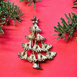 Christmas tree brooch